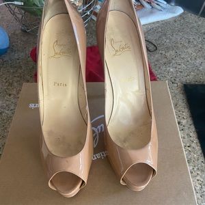Christian Louboutin Palais Royal 140 Patent Peep Toe